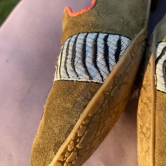 C. Wonder Zebra Embroidered Suede Flats Olive Green Orange Women's size 6.5 - Picture 9 of 11